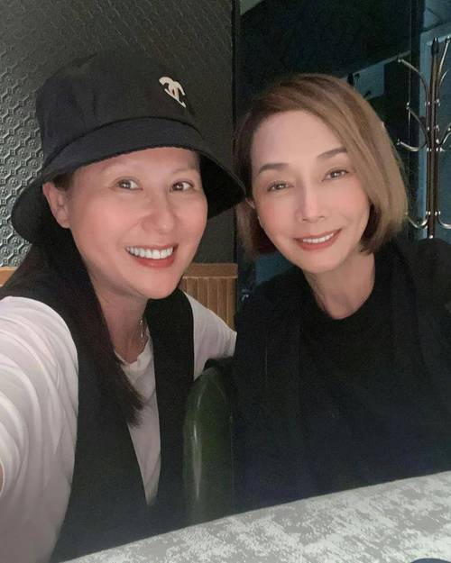 女明星抽烟美_抽烟明星美女是谁_抽烟的女明星视频