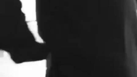 看這女孩跳舞的時候 竟然會讓我心跳加速!實在太會跳了!