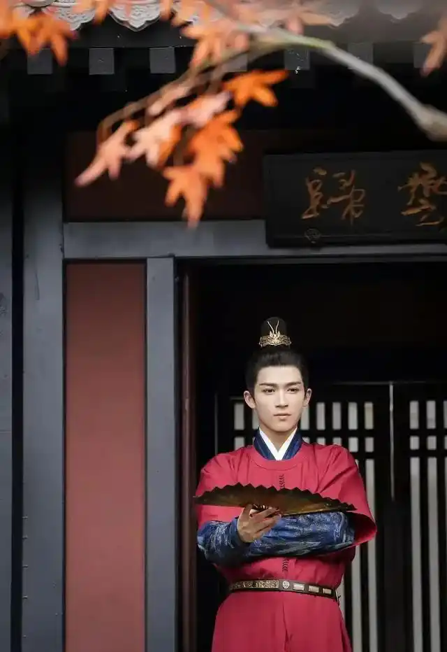 刚走红被曝明星黑料,_王星越年龄造假事件_王星越演艺经历