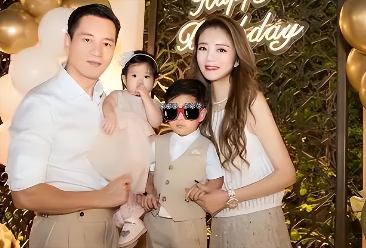 安以轩进娱乐圈时间_安以轩老公负债300亿_安以轩婚姻变化