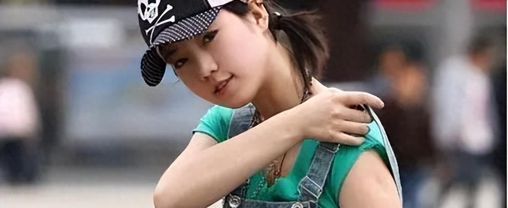 张筱雨：22岁时拍21套人体写真，热度碾压刘亦菲，40岁仍单身！